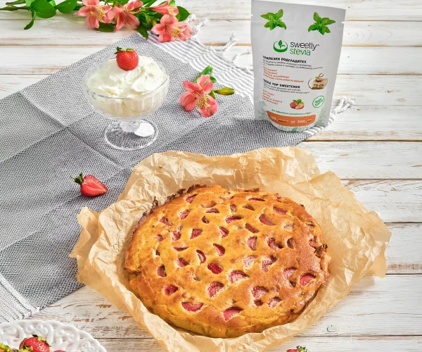 Plăcintă cu căpșuni și îndulcitorul Sweetly în cristale de stevia